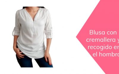 Blusa con cremallera en escote